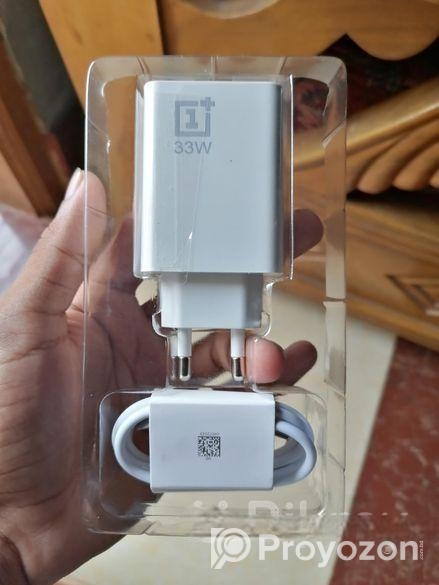 ৩৩ ওয়াটের ওয়ান প্লাস চার্জার বিক্রয় করা হবে