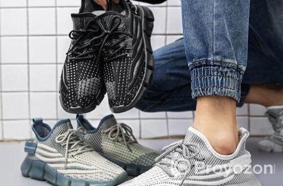 Men’s Denim Blue Flyknit Sneakers