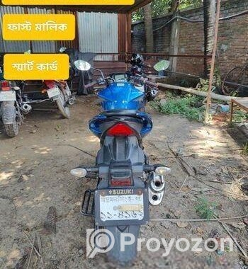 Suzuki Gixxer . 2017