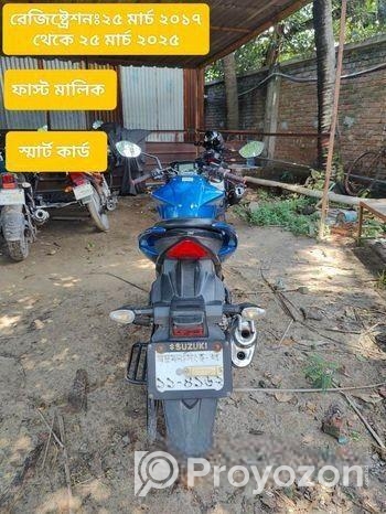 Suzuki Gixxer . 2017