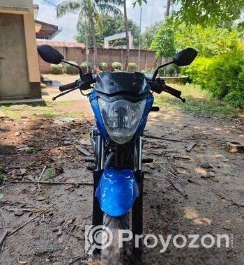 Suzuki Gixxer . 2017