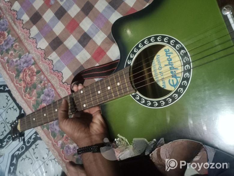 গিটারটি বিক্রি করা হবে