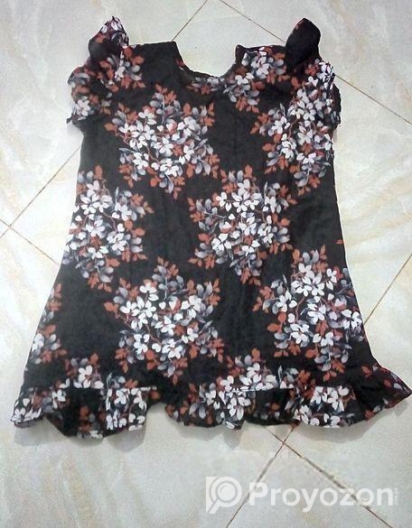 ফ্রক মেয়ে দের জন্য