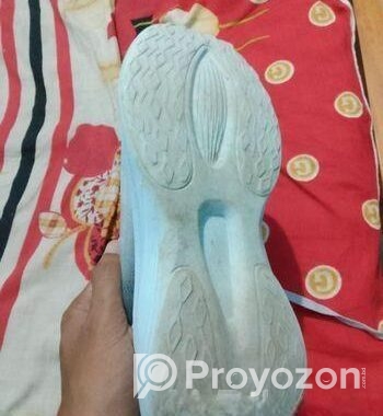 Running shoe