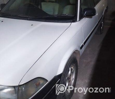 Toyota Corolla . 1990