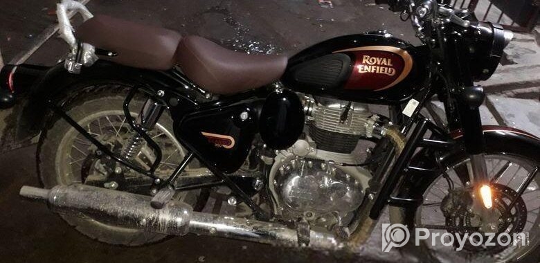 Royal Enfield Classic 350 . 2025