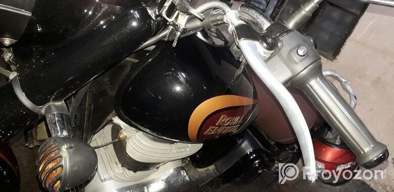 Royal Enfield Classic 350 . 2025