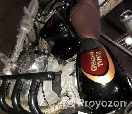 Royal Enfield Classic 350 . 2025