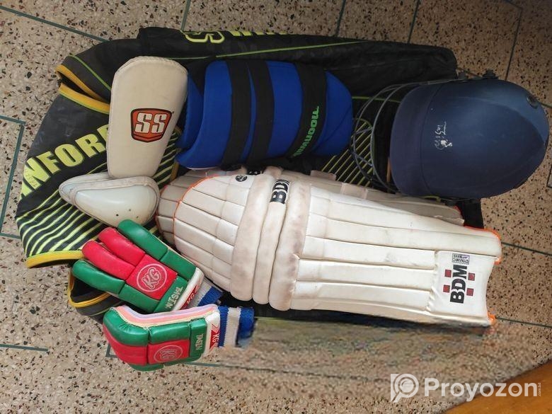 Used Cricket Kit