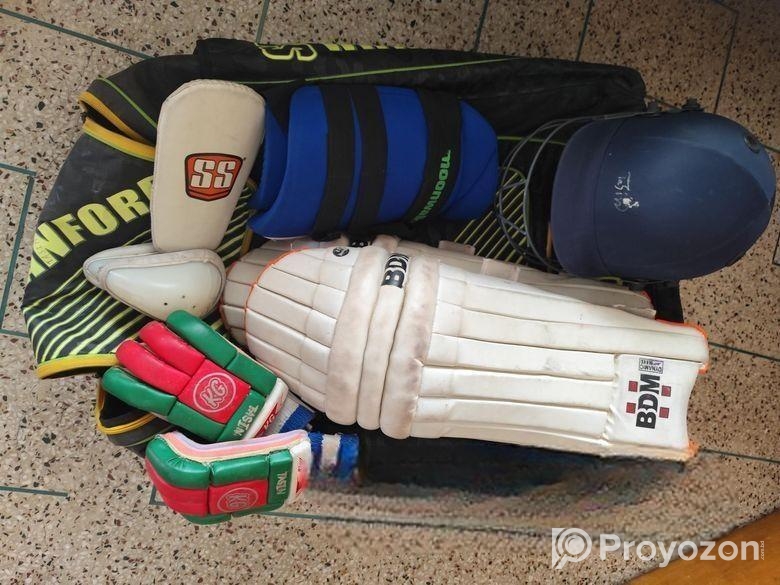 Used Cricket Kit