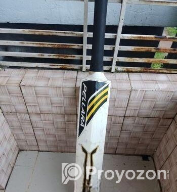 ক্রিকেট বেট বিক্রয় হবে