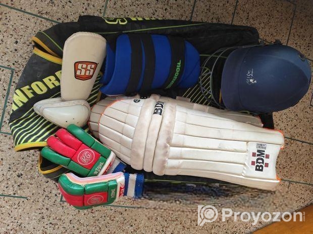 Used Cricket Kit