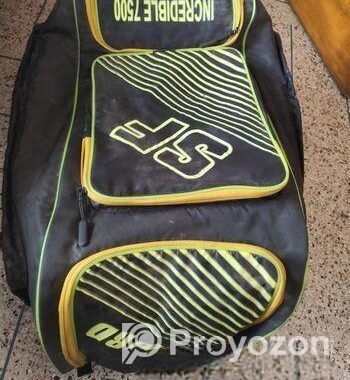 Used Cricket Kit