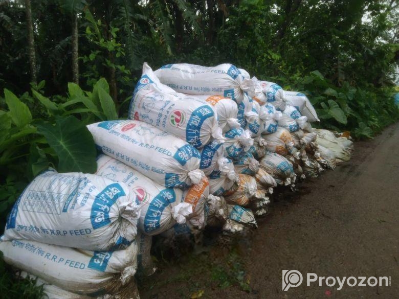 ব্রয়লার বৃষ্টা বস্তা বিক্রি করা হবে