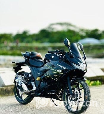 Suzuki Gixxer SF . 2025