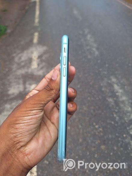 Apple iPhone 11 . (Used)