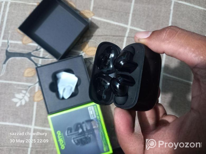 ট্রাস্ট কন্ট্রোল ব্লুটুথ হেটফোন