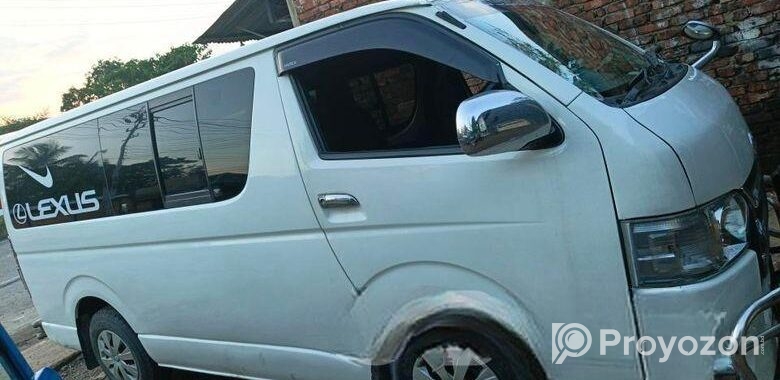 Toyota Hiace . 2005