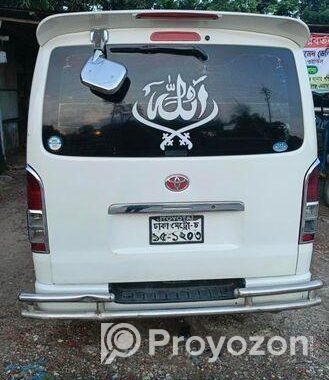 Toyota Hiace . 2005