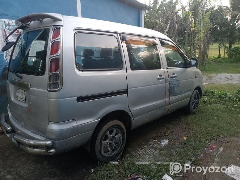 Toyota Noah kr42 2008