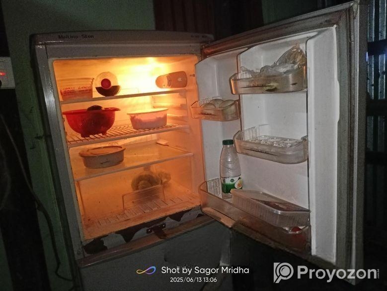 ৪ /৫ বছরের ব্যাবহার্ত ফ্রীজ