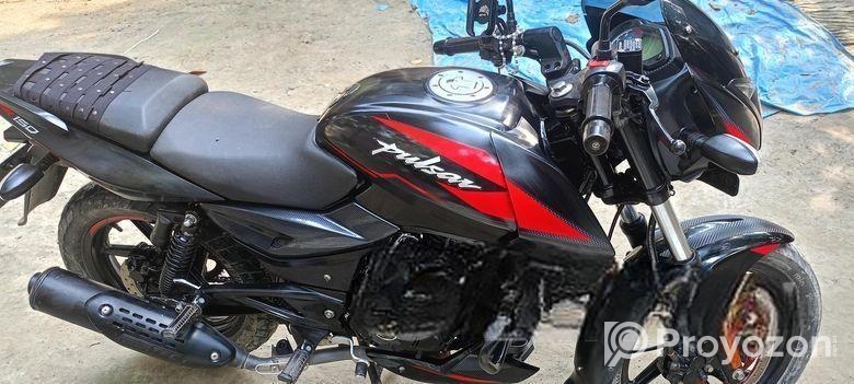 Bajaj Pulsar 150 . 2021