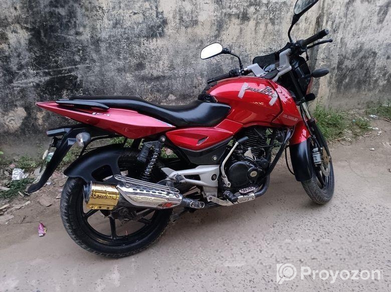 Bajaj Pulsar 150 . 2014