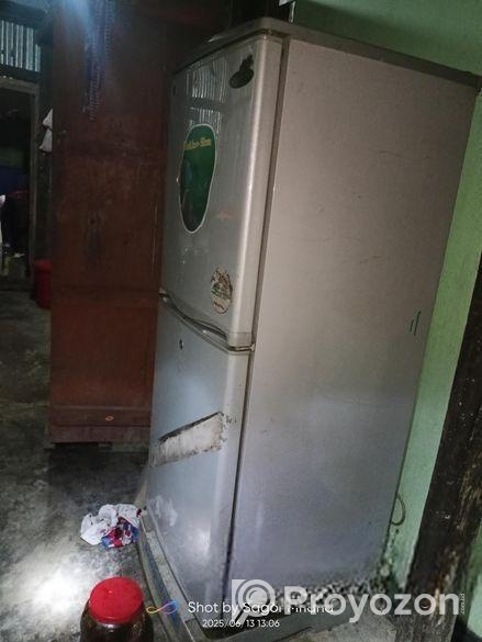 ৪ /৫ বছরের ব্যাবহার্ত ফ্রীজ