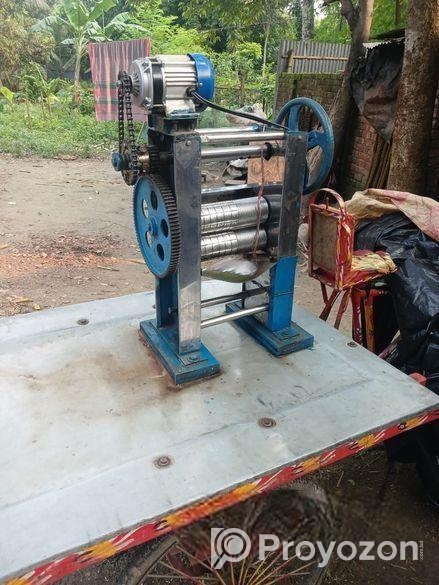 আখের রস তৈরি মেশিন