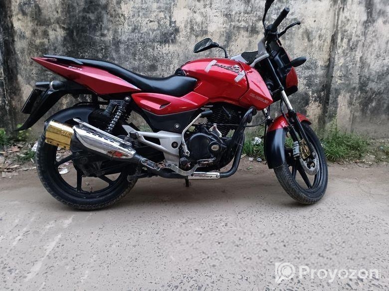 Bajaj Pulsar 150 . 2014