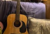 Yamaha F310 acoustic guiter