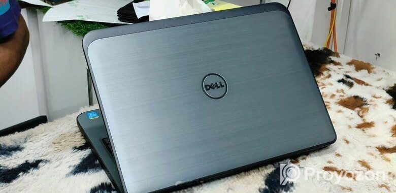 Dell Core i5- 6th generation  o8/256 GB SS