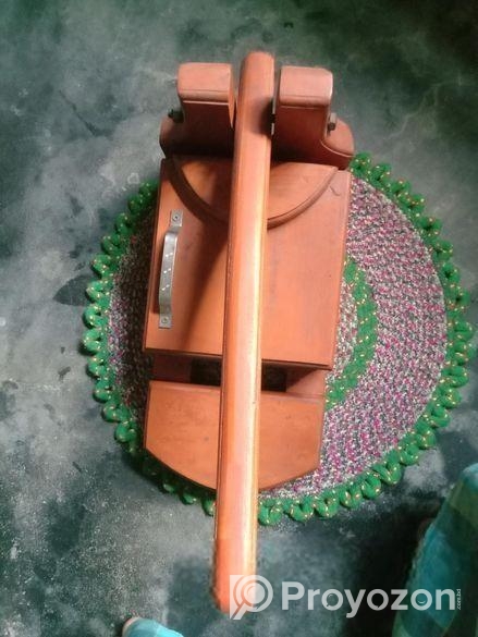 সেগুন কাঠের রুটি মেকার
