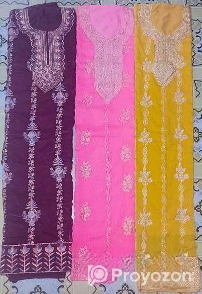 সুতি লিলেন ইন্ডিয়ান আরী কাজের থ্রী পিস সহ হোয়াইট গ