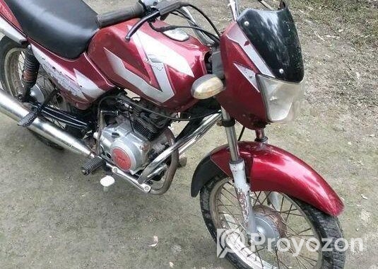 Bajaj CT 100 2015