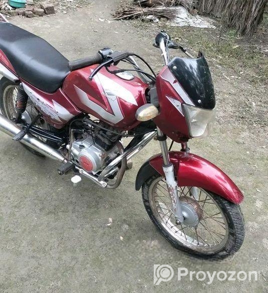 Bajaj CT 100 2015