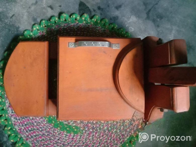 সেগুন কাঠের রুটি মেকার