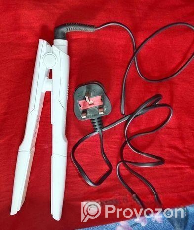 Geepas ceramic hair straightener