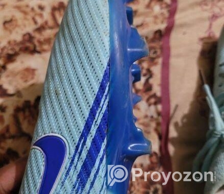 Nike 42 বুট