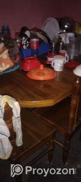 ডাইনিং টেবিল