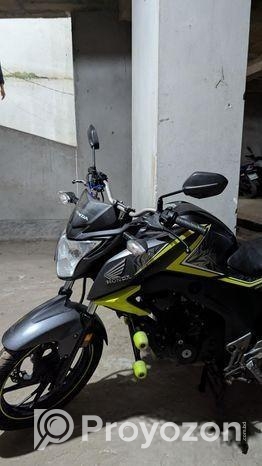 Honda Hornet . 2019