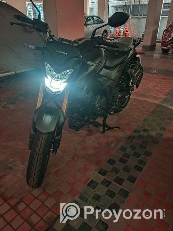 Honda Hornet abs 180 cc,25 2025