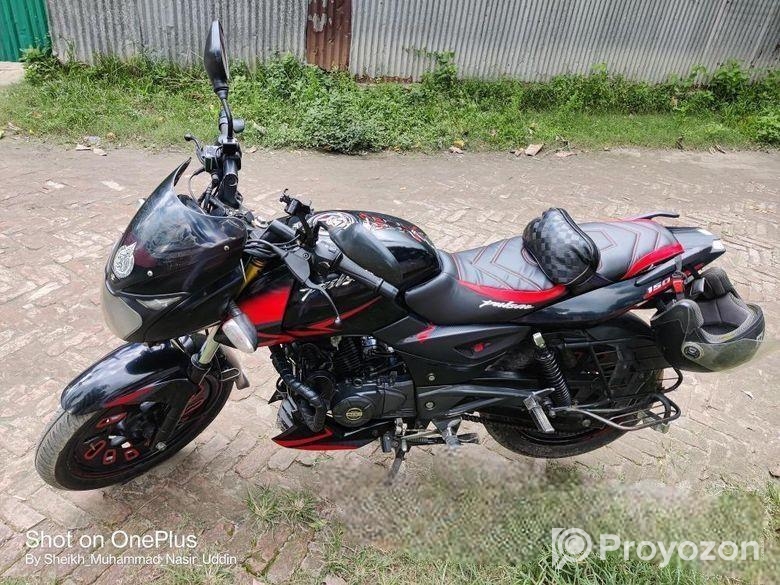 Bajaj Pulsar 150 . 2018