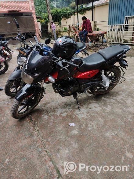 Bajaj Pulsar 150 . 2018