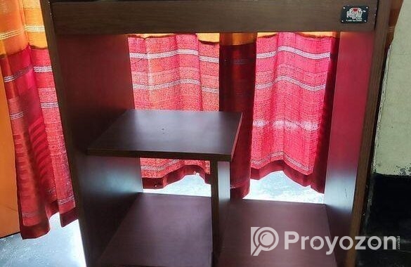 Regal Desktop Table