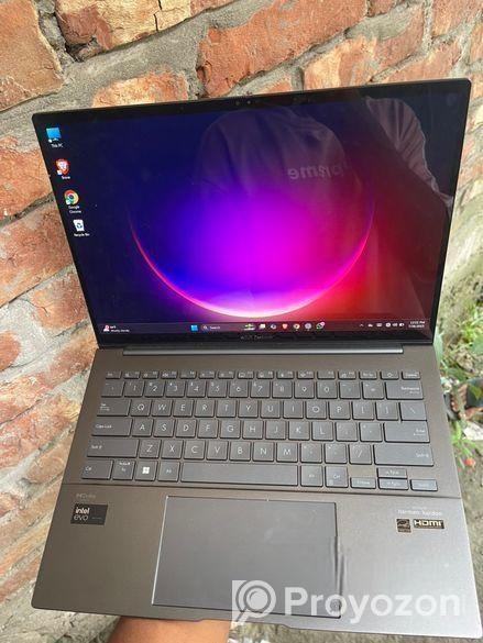 Asus Zenbook 14 Oled display