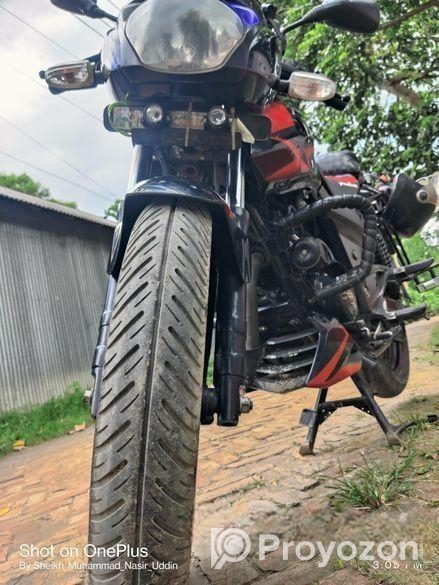 Bajaj Pulsar 150 . 2018