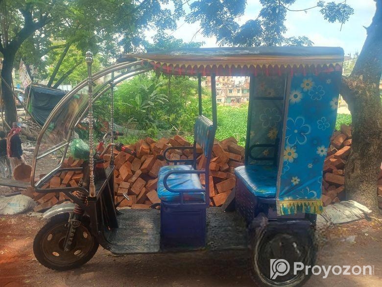 একটি রানিং মিশুক গাড়ি বিক্রি করা হবে।