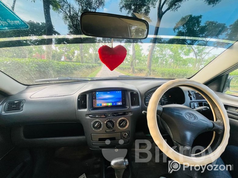 Toyota Probox . 2004