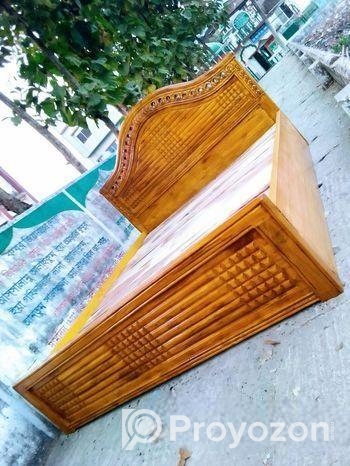 সেগুন কাঠের তৈরি খাট